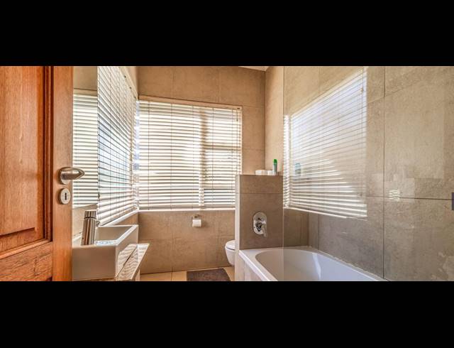 6 BEDROOM HOUSE FOR SALE IN BEDFORDVIEW